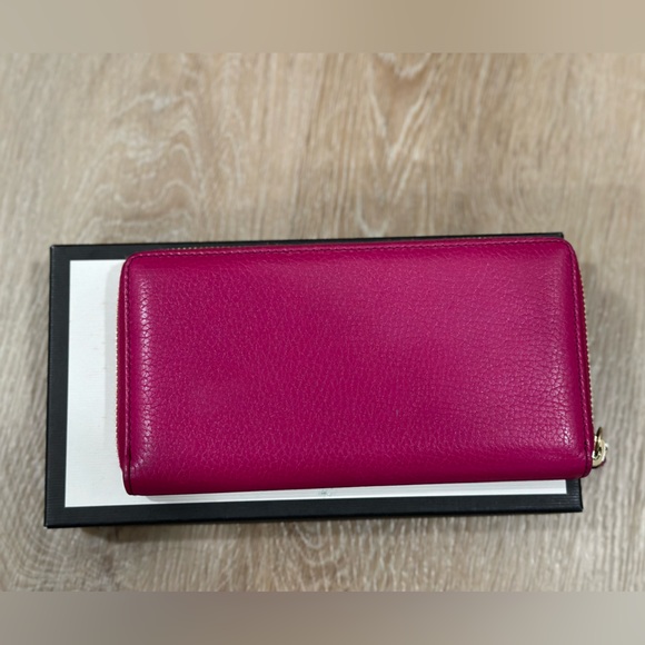 Gucci Pebbled Calfskin Soho Zip Around Wallet Bright Bougainvillea - Picture 3 of 4